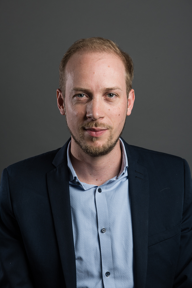  Thomas Knecht